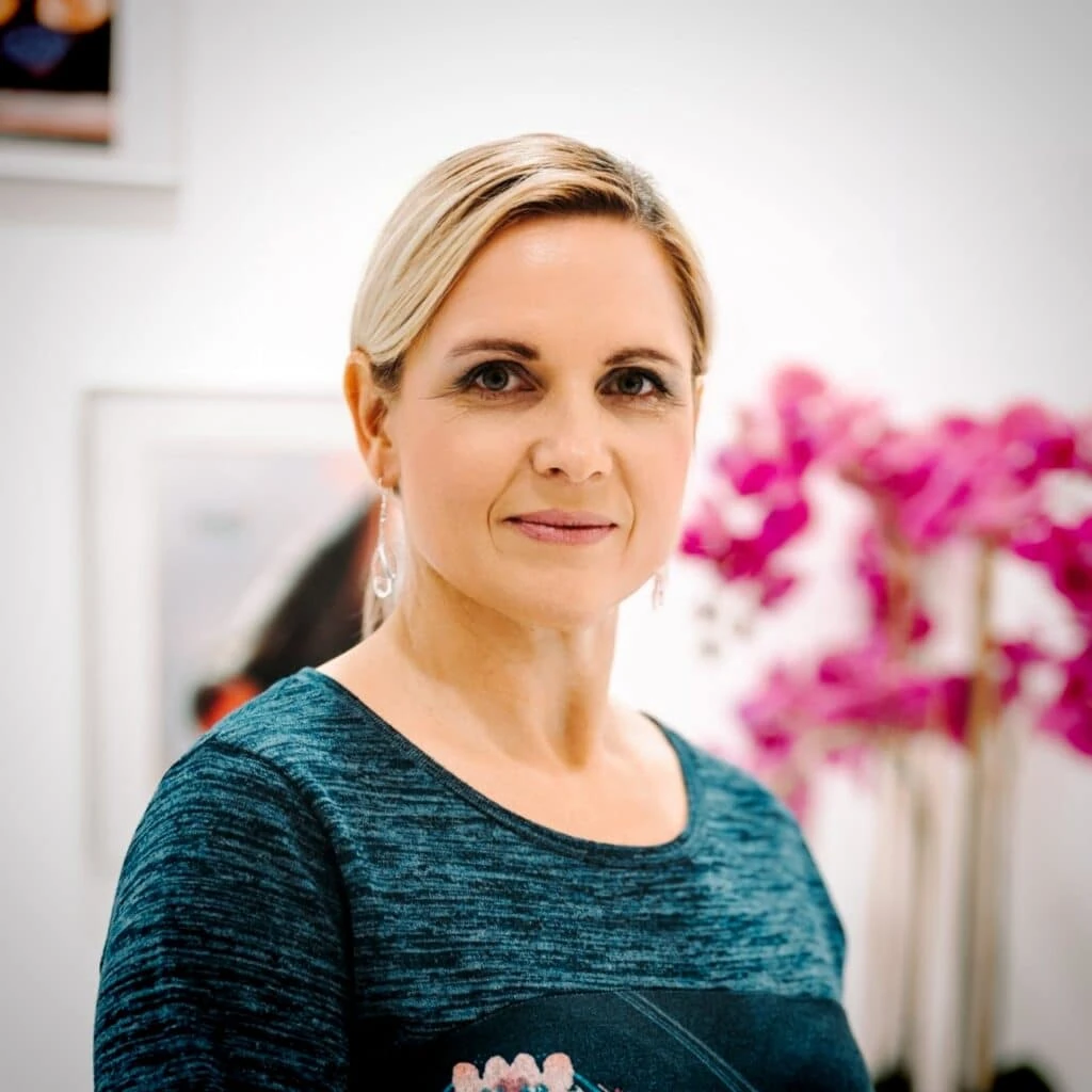 doc. dr. Mateja Starbek Zorko, dr. med. spec. dermatovenerologije, profilna slika